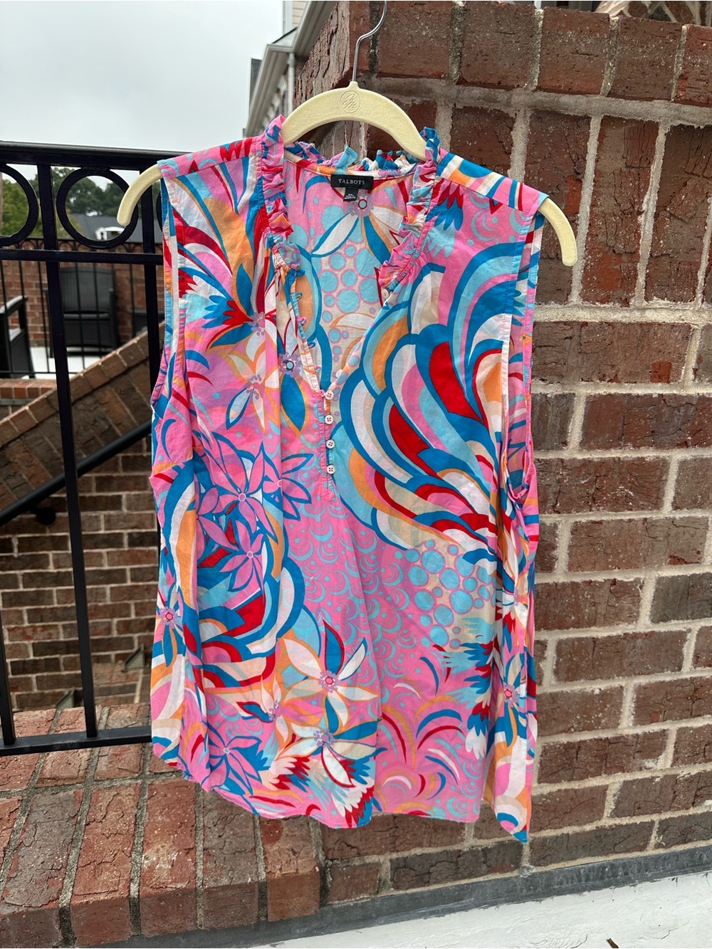 Talbots Pink Multi Floral & Swirl Sleeveless blouse, like new.